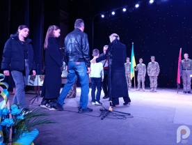 У Шептицькому рідним захисників вручили відзнаки23
