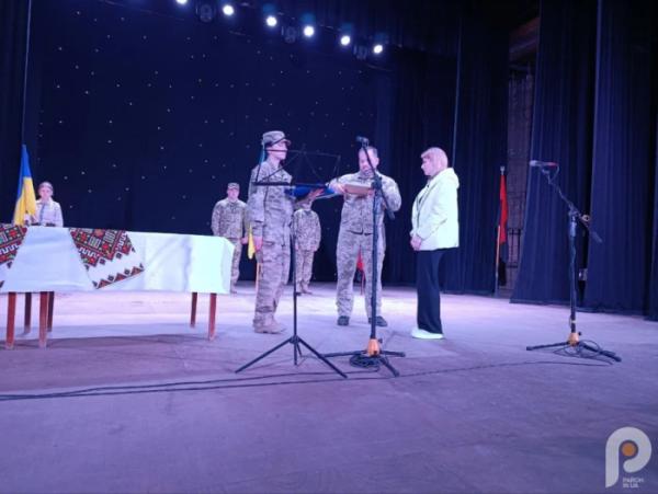 У Шептицькому рідним захисників вручили відзнаки7