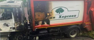 В Херсоні російський дрон атакував автомобіль комунальників: троє постраждалих, один в реанімації