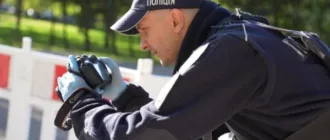 В Одесі чоловік із ножами напав на правоохоронців, є поранені