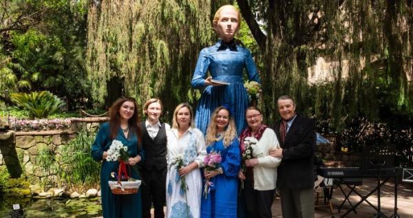 В університеті Барселони презентували фігуру-велетня Лесі Українки. Фото з фейсбук-сторінки МЗС