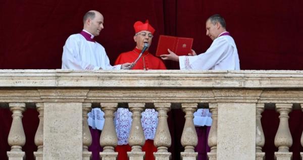 Оголошення про обрання нового Папи Оголошення про обрання нового Папи