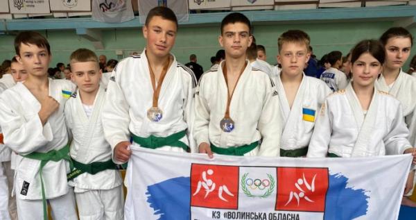 Вихованці Волинської облшколи з видів боротьби привезли медалі з «Кубка Поділля»
