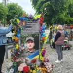Вони стоять за нашими плечима: в Острозі провели заходи до Дня героїв України