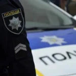 Загубився дорогою: у Новому Корці поліцейські повернули додому літнього чоловіка