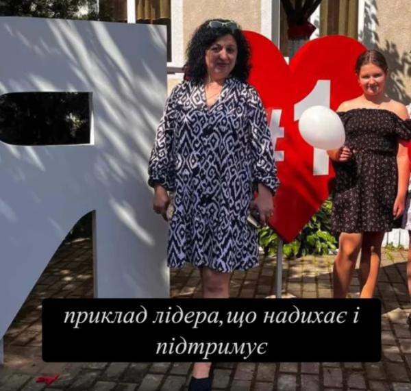«Залишаєтеся з нами – назавжди, у серці»: випускники Виноградівської ЗОШ № 1 підготували зворушливе звернення для своїх вчителів23