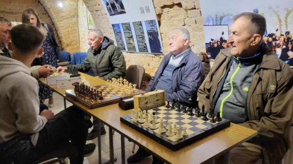 Зберегти пам’ять про кожного: в Острозі відбувся шаховий турнір пам’яті Андрія Лозюка5