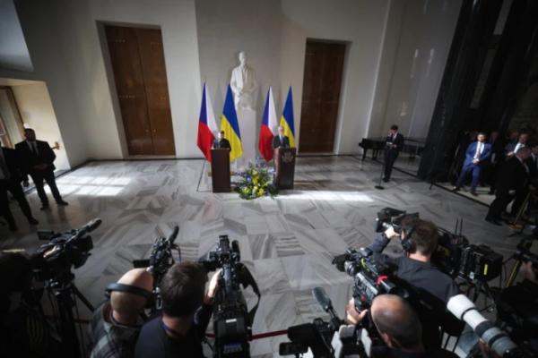 Зеленський з президентом Чехії обговорили військову співпрацю3