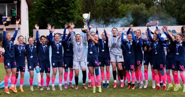 Жіноча футбольна команда зі Закарпаття – віцечемпіон України в Першій лізі