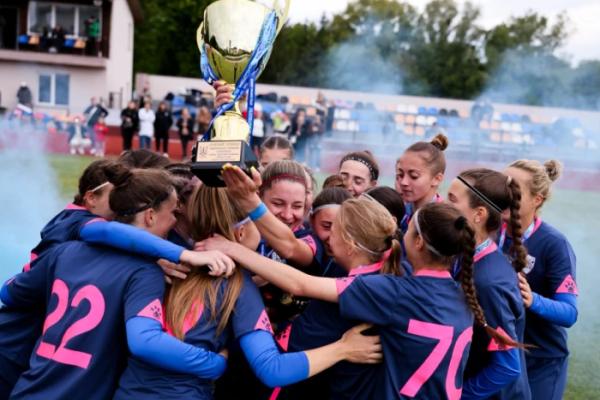 Жіноча футбольна команда зі Закарпаття – віцечемпіон України в Першій лізі2