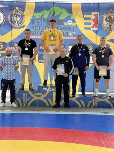 Золото й два срібла здобули борці Рівненської області на чемпіонаті України U-153