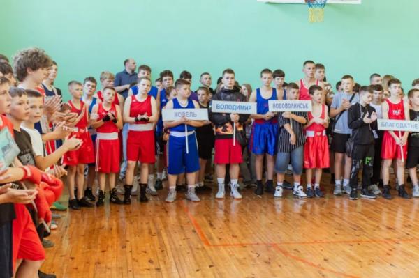 140 юніорів та юніорок, юнаків та дівчат зібралися у Володимирі на чемпіонат області з боксу1