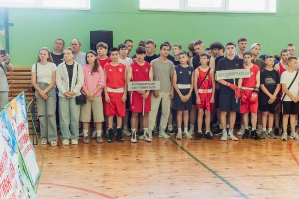140 юніорів та юніорок, юнаків та дівчат зібралися у Володимирі на чемпіонат області з боксу3