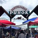 Чорниця по 150, черешня по 70: які ціни на сезонні фрукти та ягоди на Старому ринку в Луцьку