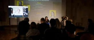 Дискусія у музеї: як Росія маніпулює минулим у війні проти України