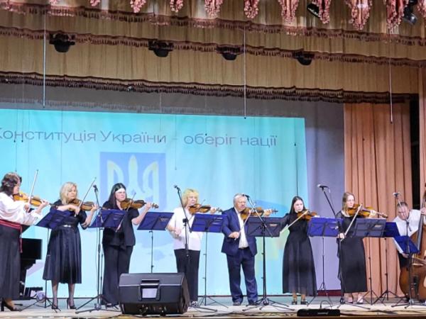 До Дня Конституції у Ковелі вручили нагороди рідним Героїв21