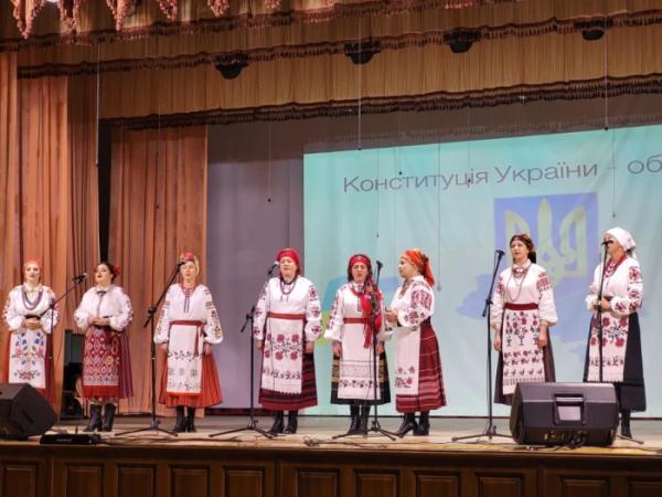 До Дня Конституції у Ковелі вручили нагороди рідним Героїв20