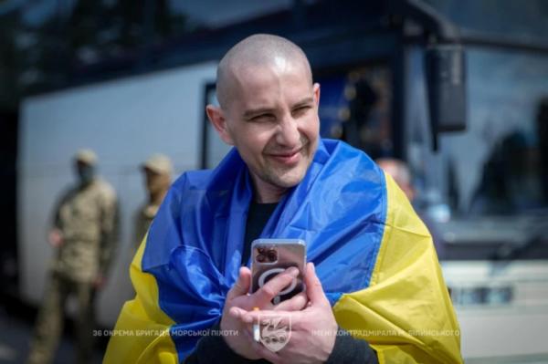 Додому з російського полону повернулись моріпіхи з миколаївської 36-ї бригади3