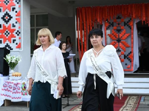 Донат замість квітів: на випускному Рожищенського ліцею №4 зібрали 5800 гривень для захисників24