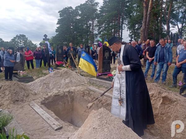 Громада попрощалася з героєм: Морочне вшанувало пам’ять Івана Полюховича10