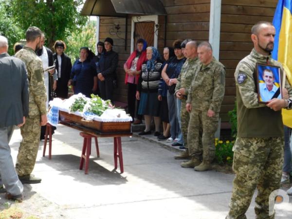 Громада попрощалася з героєм: Морочне вшанувало пам’ять Івана Полюховича1
