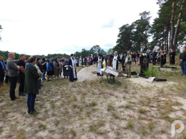 Громада попрощалася з героєм: Морочне вшанувало пам’ять Івана Полюховича9