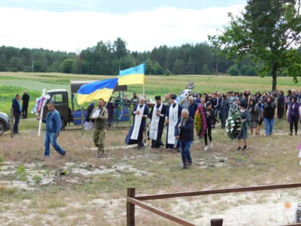Громада попрощалася з героєм: Морочне вшанувало пам’ять Івана Полюховича2