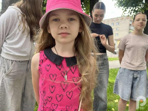 Ілюзія безпеки зруйнувалась: на Трійцю у Рожищі діти збирають гроші на ремонт авто для ЗСУ3
