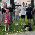 Ілюзія безпеки зруйнувалась: на Трійцю у Рожищі діти збирають гроші на ремонт авто для ЗСУ