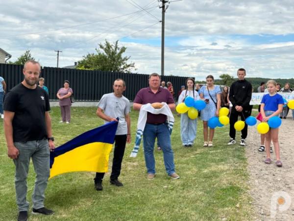 Іванівка та Горішнє зустріли звільненого з полону захисника1
