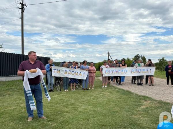 Іванівка та Горішнє зустріли звільненого з полону захисника3