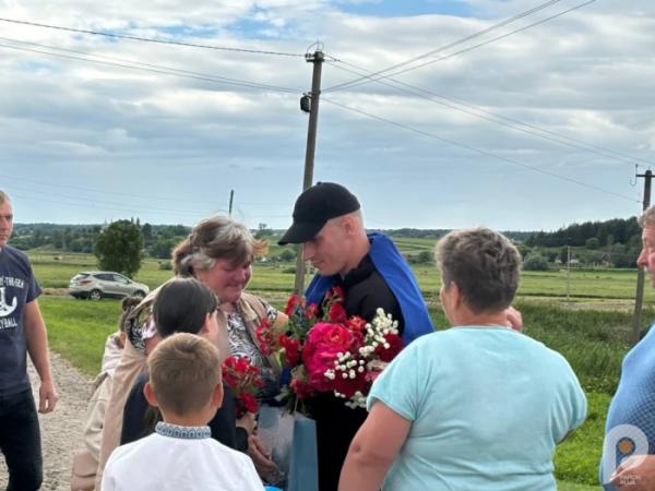 Іванівка та Горішнє зустріли звільненого з полону захисника11