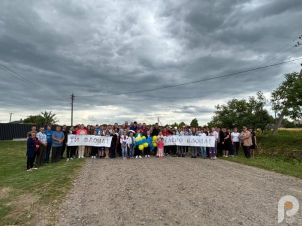 Іванівка та Горішнє зустріли звільненого з полону захисника6