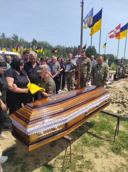 Як у Ковелі прощалися із захисниками Романом Степашуком і Михайлом Капійчуком4