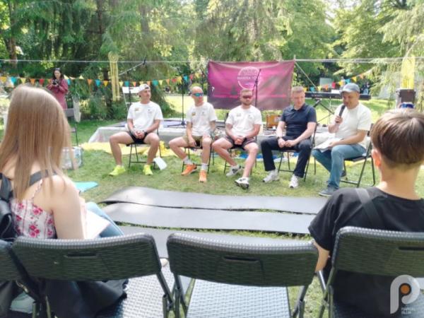 Лучани зустріли ветеранів, які йдуть пішки з Нідерландів до Києва4