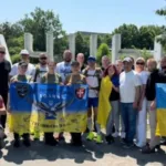 Лучани зустріли ветеранів, які йдуть пішки з Нідерландів до Києва