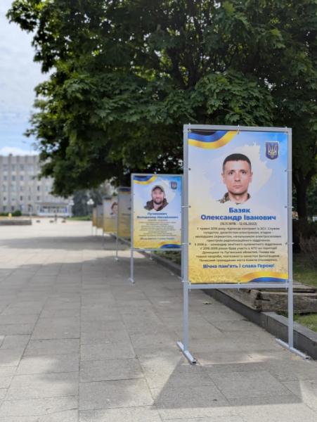 На бульварі у Ковелі повернули Алею пам’яті Героїв11