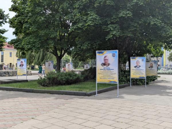 На бульварі у Ковелі повернули Алею пам’яті Героїв12
