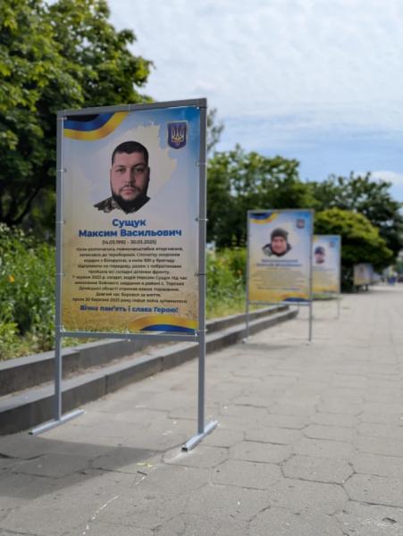 На бульварі у Ковелі повернули Алею пам’яті Героїв5