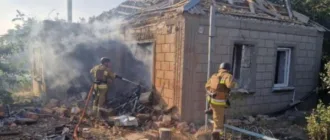 На Миколаївщині вогнеборці ліквідували наслідки масованого обстрілу по Очакову