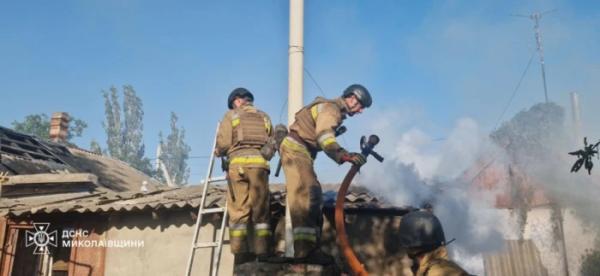 На Миколаївщині вогнеборці ліквідували наслідки масованого обстрілу по Очакову3