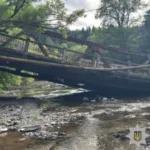 На Мукачівщині обвалився автомобільний міст: без сполучення залишились вісім населених пунктів