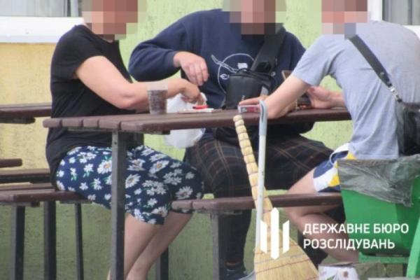 На Одещині ДБР затримало правоохоронця, який разом із матір’ю переправляв ухилянтів до Молдови5