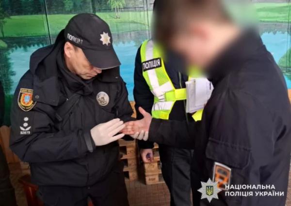 На Одещині завершили розслідування щодо трьох мешканців Білгород-Дністровського району, які за 7 тисяч доларів переправляли ухилянтів до Молдови5