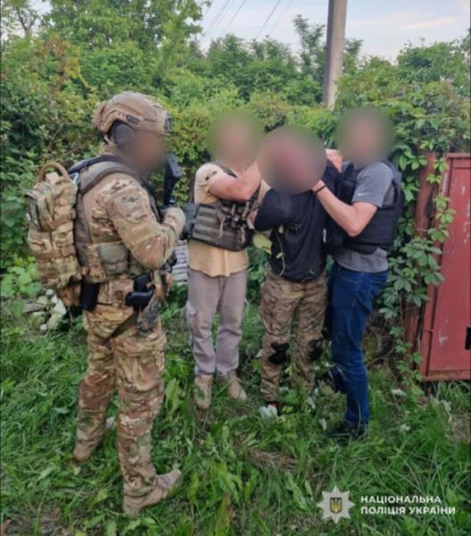 На співвласника закарпатської мережі магазинів на околиці Ужгорода напали з ножем: зловмисника вже відшукала поліція