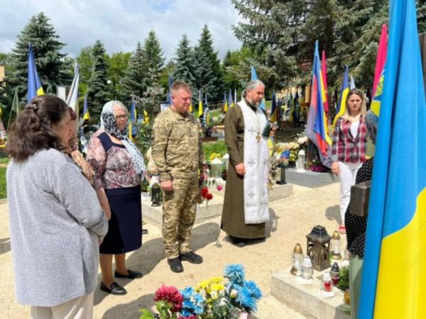 На Закарпатті вшанували пам'ять полеглого захисника України Андрія Поляка2