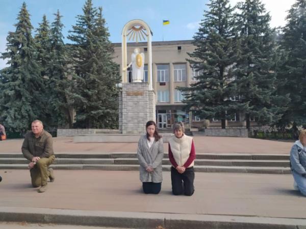 Прапори, квіти і сльози: Старовижівська громада вклонилася полеглому воїнові Сергію Сливці9