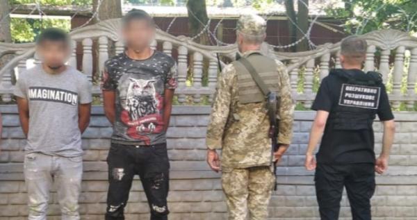 Прикордонники Чопського загону на Ужгородщині затримали трьох юнаків поблизу кордону зі Словаччиною
