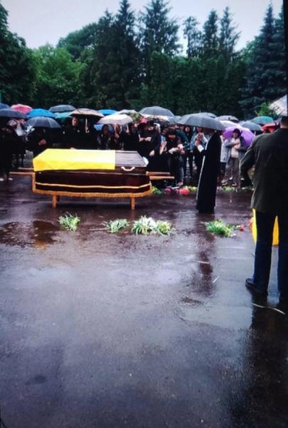 У Берестечківській громаді попрощалися з військовим Василем Корінецьким