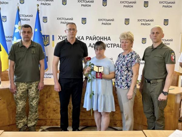 У Хусті родинам полеглих Героїв вручили посмертні нагороди6